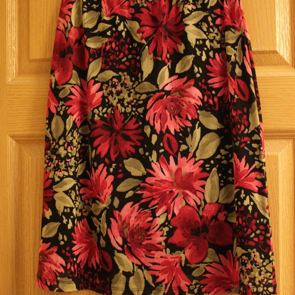 Woman's Floral Skirt